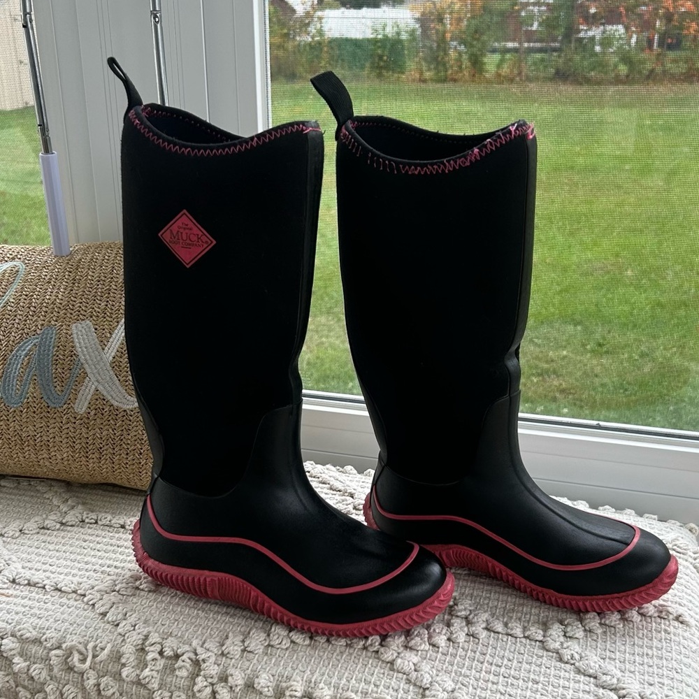 MUCK Boot Women’s Hale Tall sz 7 Barn Chores. After Ride Wear. Outdoor Comfort.